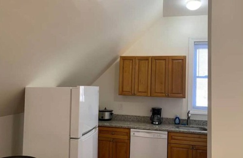 West Roxbury Apartment | Cozy Third Floor Retreat with Lake View and Kitchen