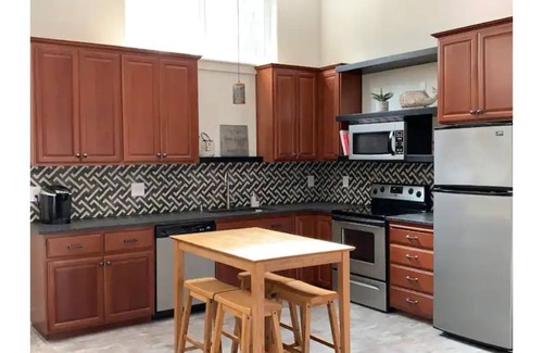 Kingston Apartment | Cozy 2BR Apartment in Kingston, WA with Breakfast Included