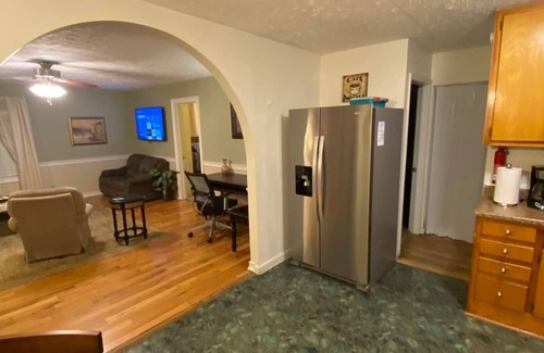 Waverly Apartment | Inviting 2-Bedroom Retreat with Breakfast & Family Amenities