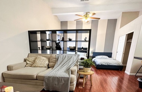 Chinatown Apartment | Convenient Private Studio Just 10 Minutes from Vegas Strip