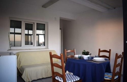Gambelas House | Cozy Private Studio with A/C and Spa Access