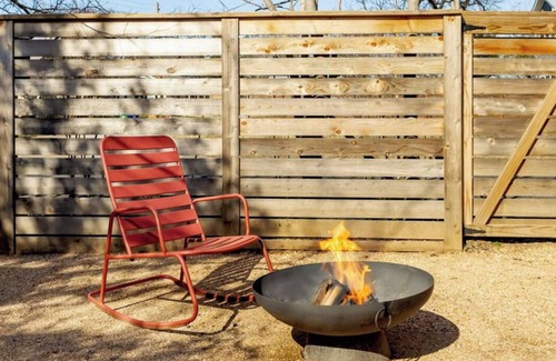 Blackshear-Prospect Hill Apartment | Private Studio/easy access to trendy East Austin