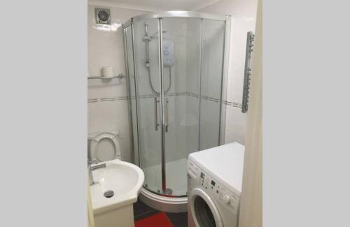 Wallington North Apartment | Cozy Private Studio: Your Ideal Home Away from Home