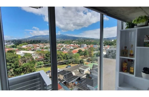 San Pedro Apartment | Prime Studio Retreat in the Heart of Curridabat