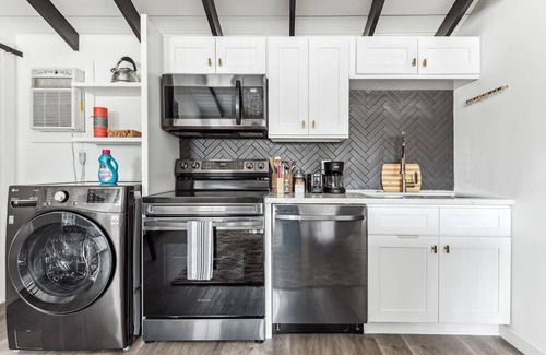 Thousand Oaks House | Serene Studio Oasis with Nature and Pet-Friendly Amenities