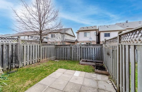 Brampton House | Convenient Private Studio Unit Near Transit for Families