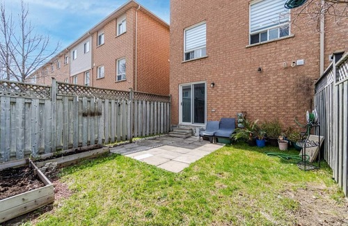 Brampton House | Convenient Private Studio Unit Near Transit for Families
