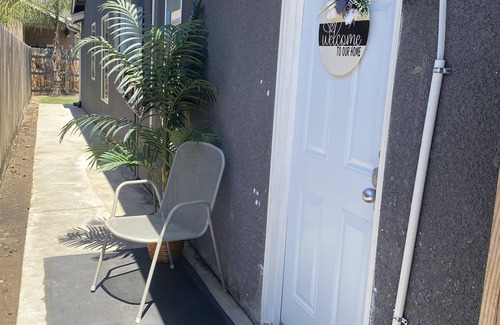 Tulare House | Private Studio Retreat: Top-Rated with Kitchen & Parking