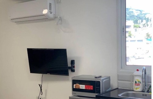 Haifa Apartment | Modern Double Bed Apartment with Netflix & Family-Friendly Amenities