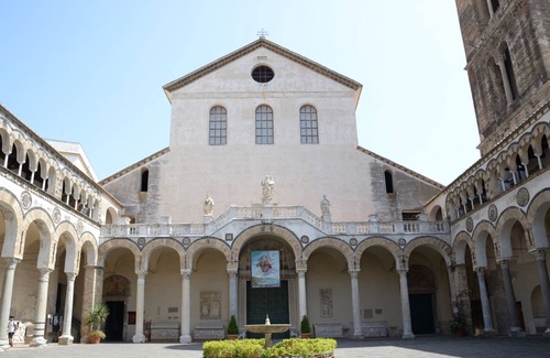 Salerno Apartment | Elegant Suite Near the Cathedral with Wi-Fi & Parking