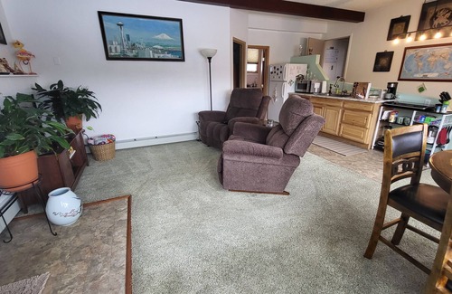 Old Seward - Oceanview House | Scenic Private Suite with Chugach Mountain Views