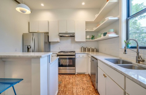West End House | Private Suite in Historic Austin B&B: Sleeps 2!