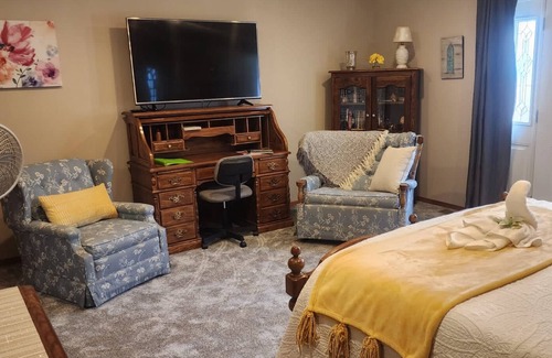 Walla Walla Bed & Breakfast | Exclusive Private Suite with Kitchen and Top Guest Rating