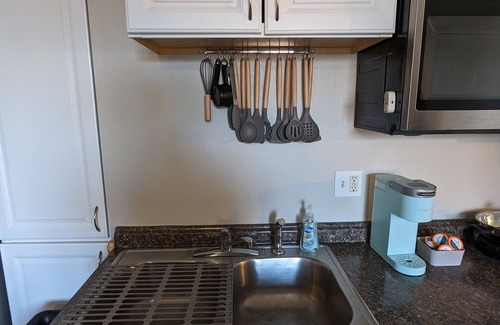 Reno House | Cozy Private Suite with Kitchen and Pet-Friendly Perks