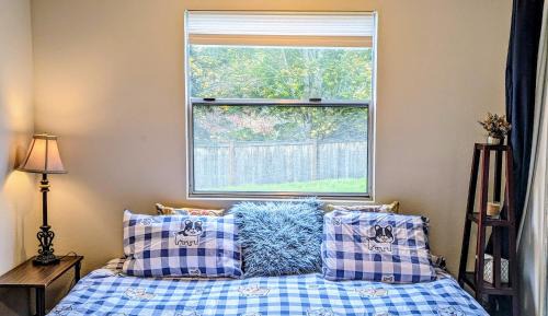 West Bellevue House | Cozy Guest Suite in West Bellevue - Family-Friendly Stay