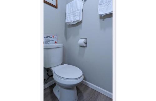 West Bellevue House | Cozy Guest Suite in West Bellevue - Family-Friendly Stay
