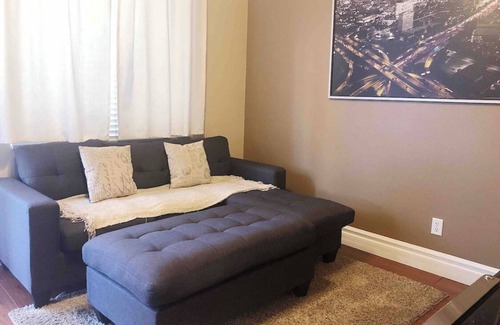 Mira Loma House | Cozy Private Suite with Kitchen and Direct Entrance