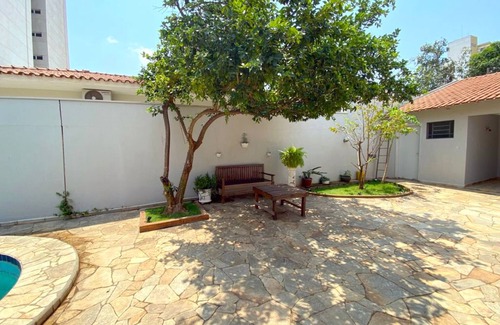 Icaray House | Cozy Private Suite with Pool & Breakfast Access