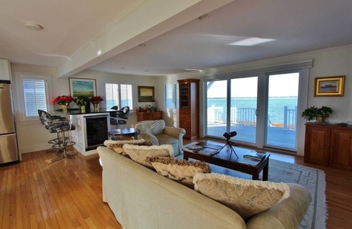 Barnstable House | Tranquil Beachfront Escape with Breathtaking Sunset Views