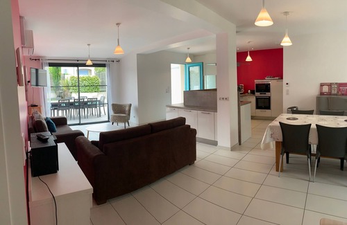 Arces House | Relax with a Private Pool at Maison de Vesta, Rated 9.8/10