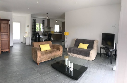 Arces House | Relax by the Private Pool at Maison de Bacchus - 9.6/10