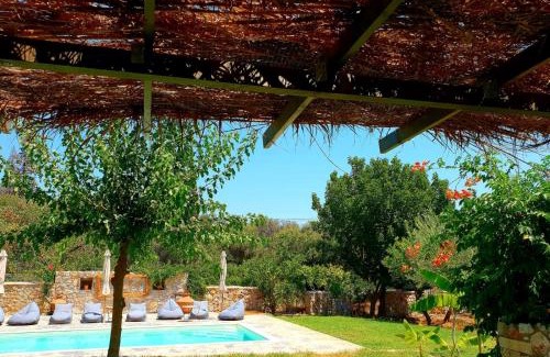 Troezen House | Indulge in a Private Cottage with Pool & Ocean Views