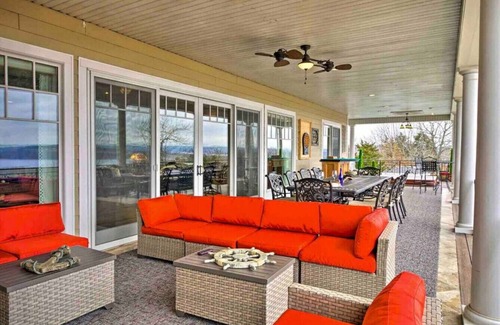 Branson West House | Private Table Rock Pool & Hot Tub - Guest Rated 9.8/10