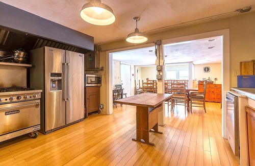Londonderry House | Relaxing Retreat with Hot Tub, Fireplaces & Spa Baths