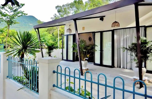 Hoi An City Centre House | Spacious Oceanfront Three-Bedroom House in Cham Island