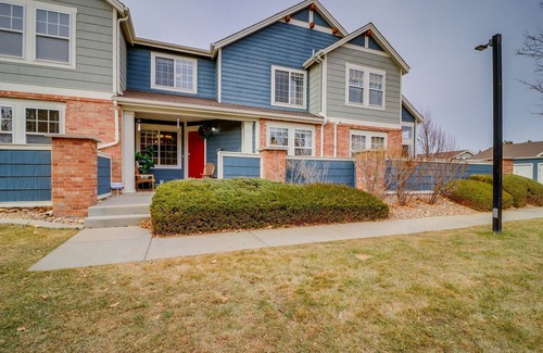 Broomfield House | Ideal Townhome for Long and Short Stays with Family-Friendly Amenities