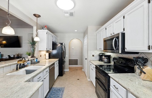 Northwood Glen House | Tranquil Tuscany Oasis with Pool & Family-Friendly Amenities