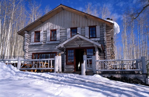 Beaver Creek Cabin | Unique Mountain Retreat: 4BR Cabin with Pool & Spa