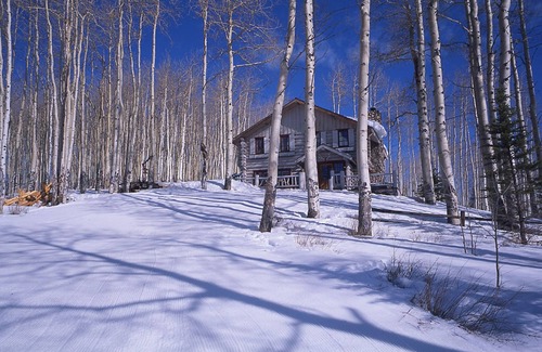 Beaver Creek Cabin | Unique Mountain Retreat: 4BR Cabin with Pool & Spa