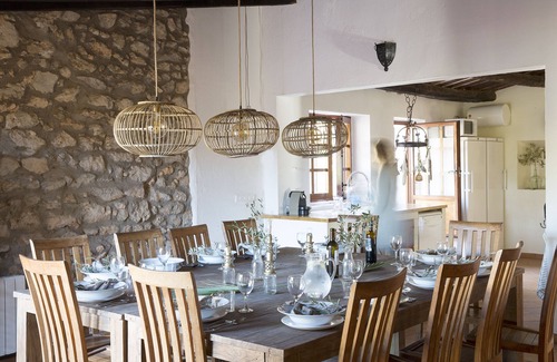 Cunit Villa | Private, up to 28 guests, pool, 3km beach, family, weddings, offsite meetings