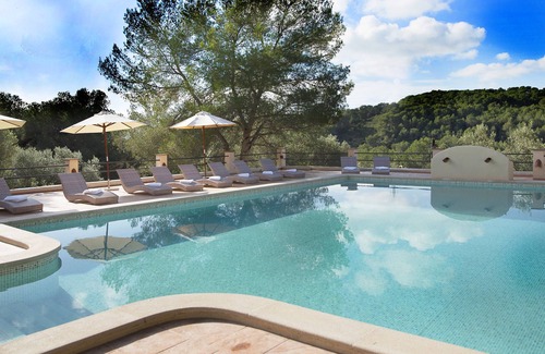 Cunit Villa | Private, up to 28 guests, pool, 3km beach, family, weddings, offsite meetings