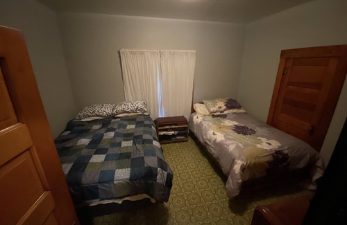 Knox County Other | Updated Hunting Lodge with Family-Friendly Amenities
