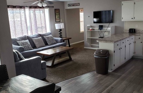 Downtown Myrtle Beach Cottage | Exclusive Oceanfront Condo with Deck on Myrtle Boardwalk