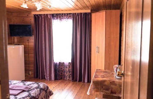 Arshan Hotel | Cozy Usadba Maryina Roscha: Pet Friendly Getaway with Breakfast