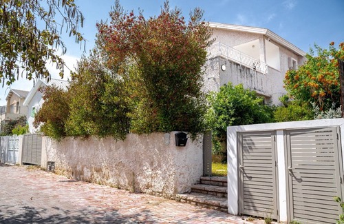 Herzliya Pituach House | Family-Friendly Vrbo Property for Your Next Adventure