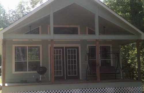 Jasper House | Idyllic Lake Sam Rayburn Retreat with Spa and Pool