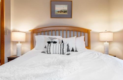 Sunday River Area House | Private, Views, Hot Tub, Pets OK, Spacious!
