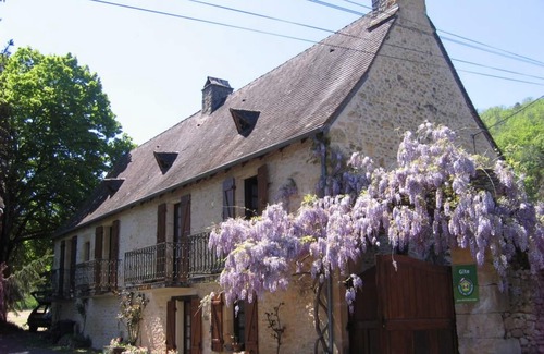 Montignac Cottage | Private Villa with Heated Pool, Fireplace, and Scenic Views in Montignac