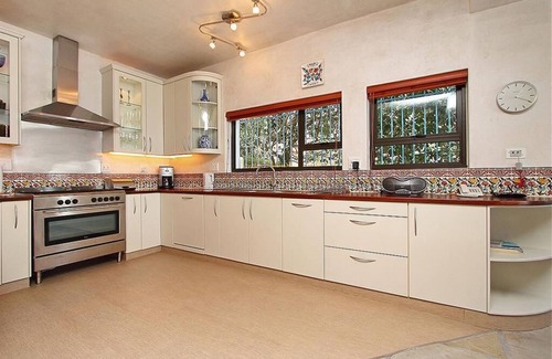 Mountainside Villa | Oceanfront Villa in Gordons Bay with Private Pool & Views