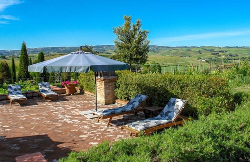 Castelfiorentino Villa | Private Villa with WIFI, private pool, TV, terrace, panoramic view, parking, close to San Gimignano