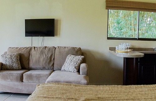 El Tanque Villa | Relaxing Private Villa with Pool Near La Fortuna Airport