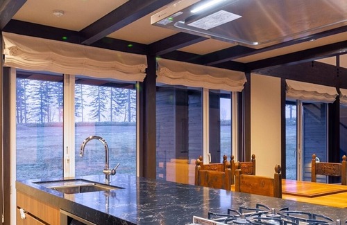 Biei House | Elegant Villa Retreat with Jacuzzi and Scenic Hill Views