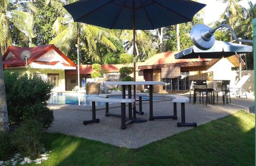Panglao House | Private Villa w/pool,wifi,videoke & kitchen access