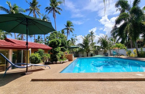 Looc Villa | Private Villa with Pool, WiFi & Kitchen Access Awaits