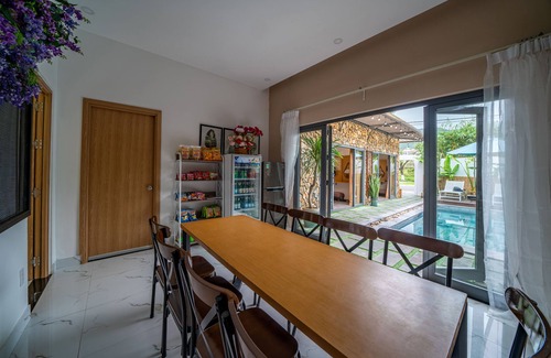 Tho Quang Beach Villa | Beautiful Private Villa with Pool for Family Getaways