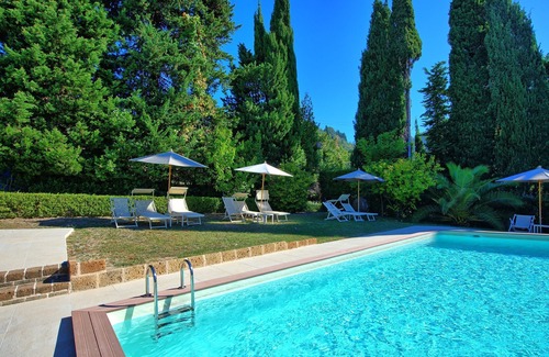 Camaiore Villa | Relaxing Villa with Private Pool & Ocean View near Viareggio